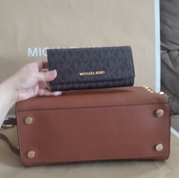 Michael kors purse shoulder hand bag w/ wallet